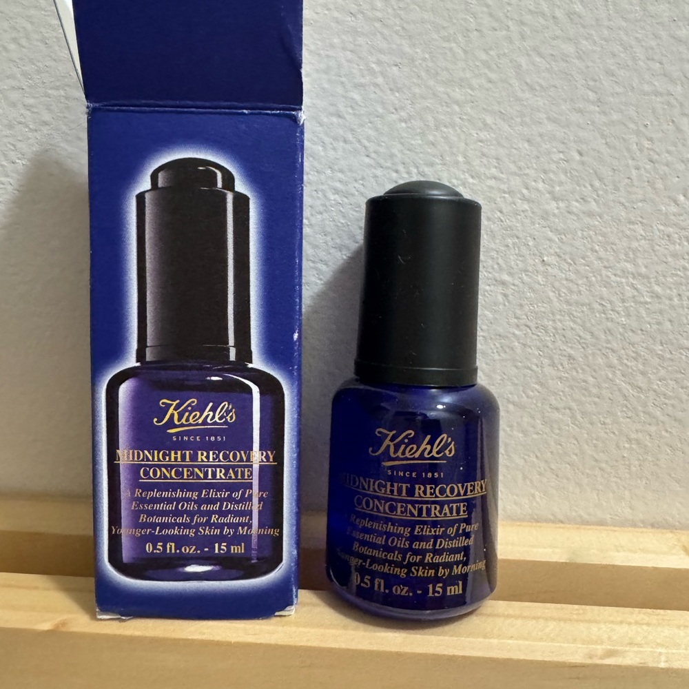 Kiehl's Midnight Recovery Concentrate in Deep Blue 0.5fl oz./15ml NIB
